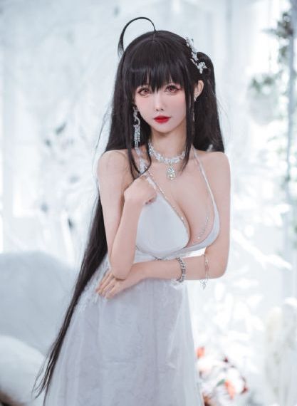 一面亲上边一面膜下边v_720手机免费观看完整